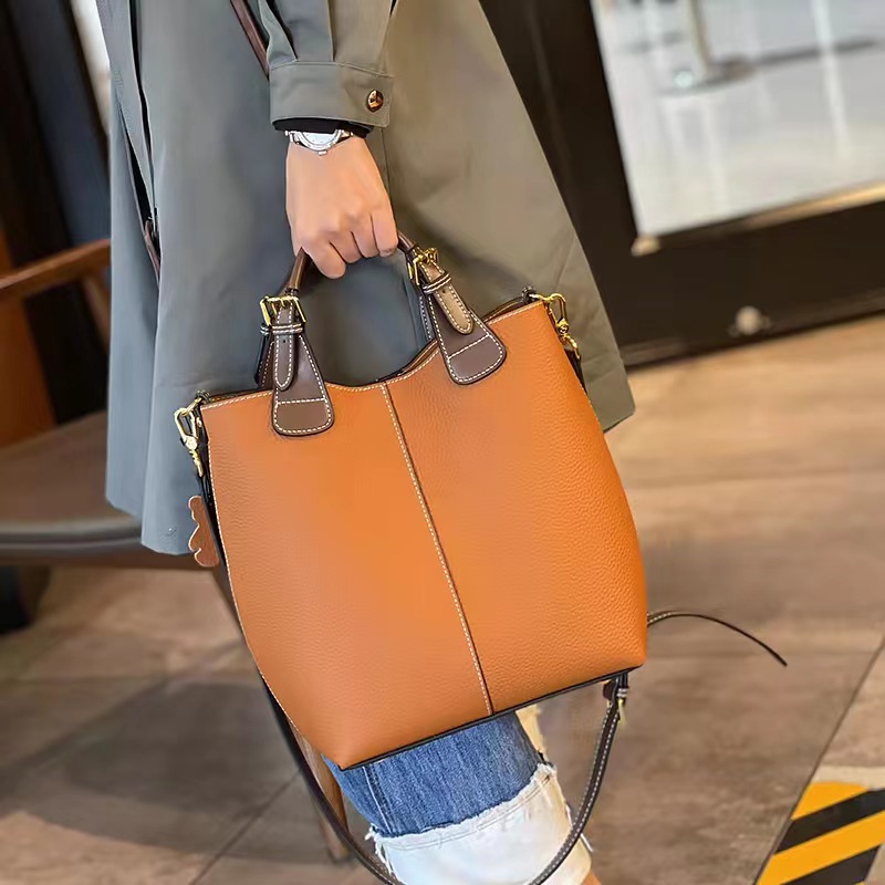 Lady Genuine Leather Bag 2022 New Large Capacity Crossbody Portable Bucket Bag First Layer Cowhide Son Mother Shoulder Bag Women