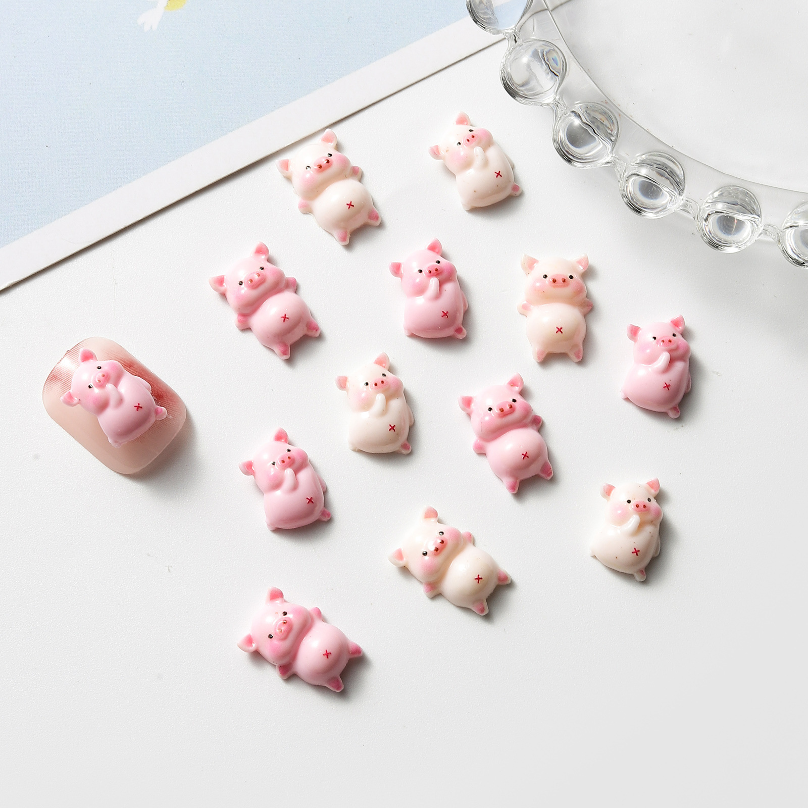 网红小香猪卡通美甲饰品运动躺平小猪diy手机壳穿戴甲树脂装饰品