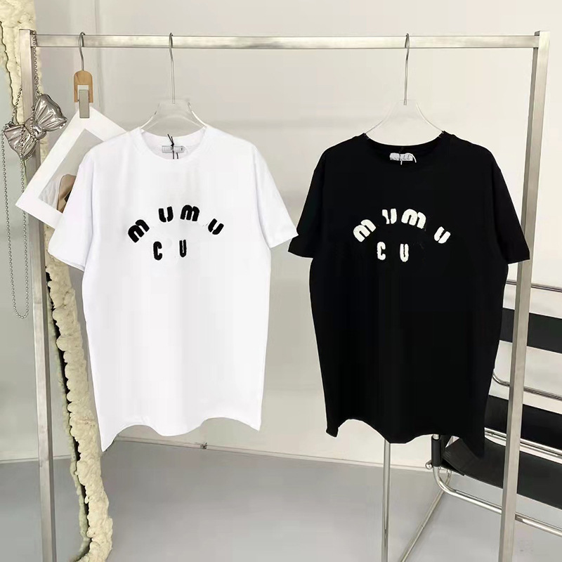 缪缪2022春夏新款miu字母贴布刺绣圆领短袖女甜美显瘦t恤上衣