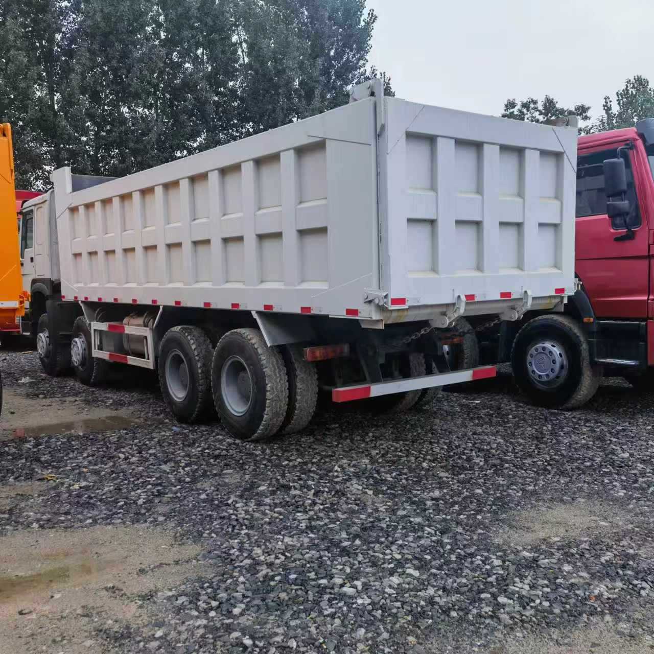 二手豪沃翻斗车 重型工程车 现货出口前四后八自卸车翻新二手车