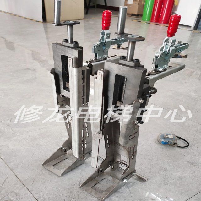 电梯安装电梯专用工具厅门工装电梯地坎工装层门工装装门神器支架