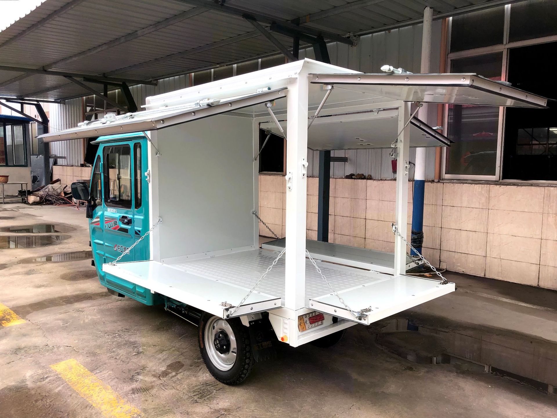 全封闭箱货定制车型,车厢尺寸:95x130-120x220