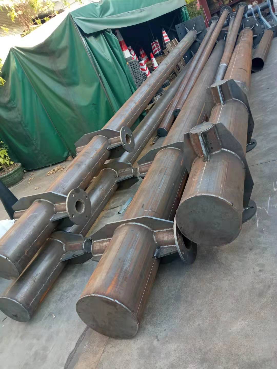 粤盾厂家供应 交通标志杆 杆件f l杆 多杆合一单悬臂f杆可定制