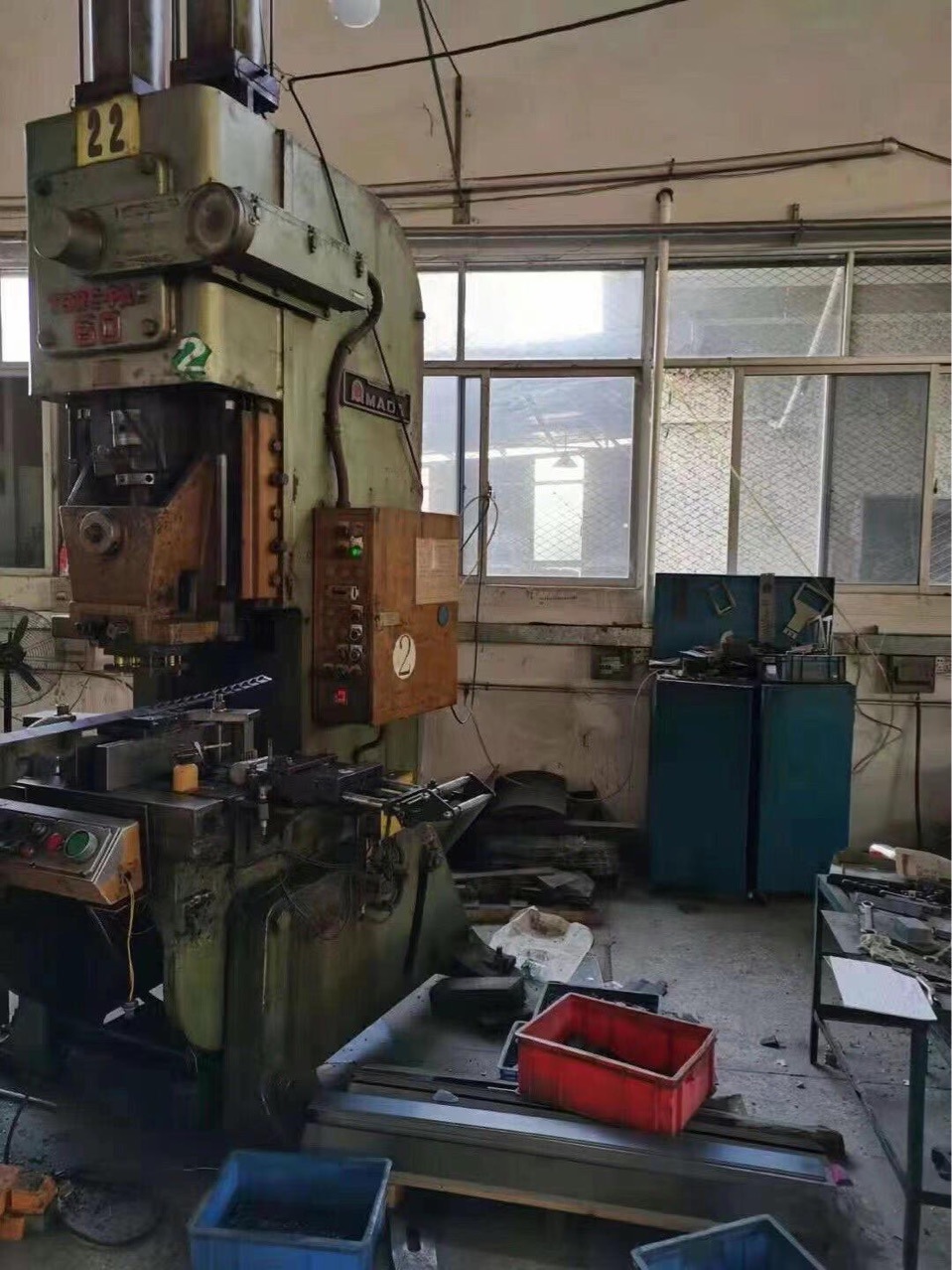 转让二手日本气动冲床,阿玛达amada,60吨冲床,机靓,价低