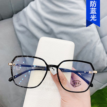 防蓝光网红同款不规则方形眼镜框2021新款平光镜素颜街拍眼镜架潮