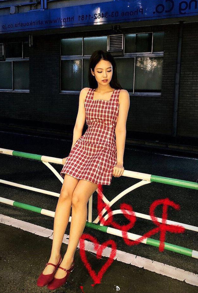 jennie金智妮同款2022春夏红色格子法式复古方领chic少女风连衣裙
