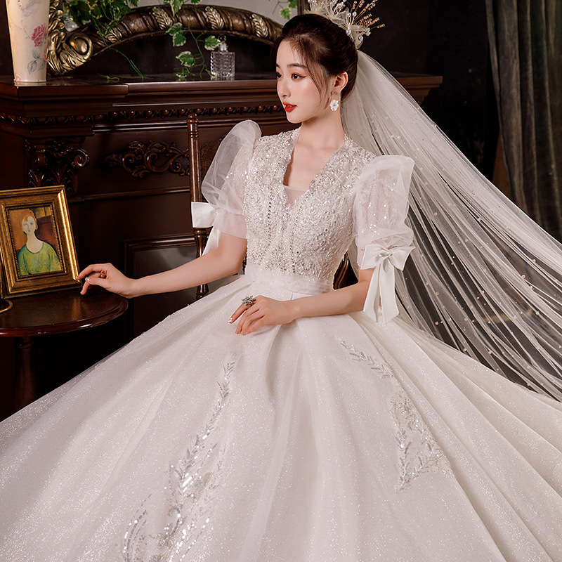 外贸婚纱礼服新娘2022新款大拖尾法式重工公主宫廷风质感主纱供应