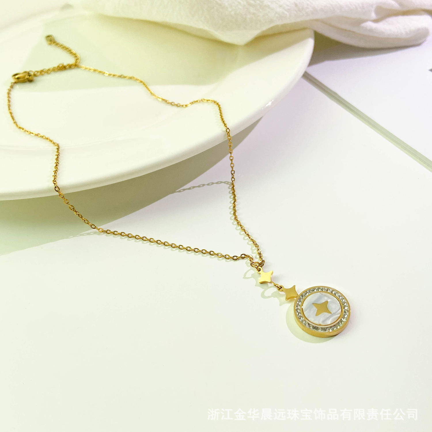 定 制欧美简约ins潮时尚小众简约四角星金色项链 女士项链项坠