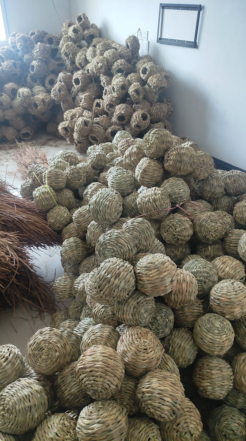 跨境草编鸟窝保暖透气鸟巢编织鸟笼户外园林装饰草窝挂窝小宠用品