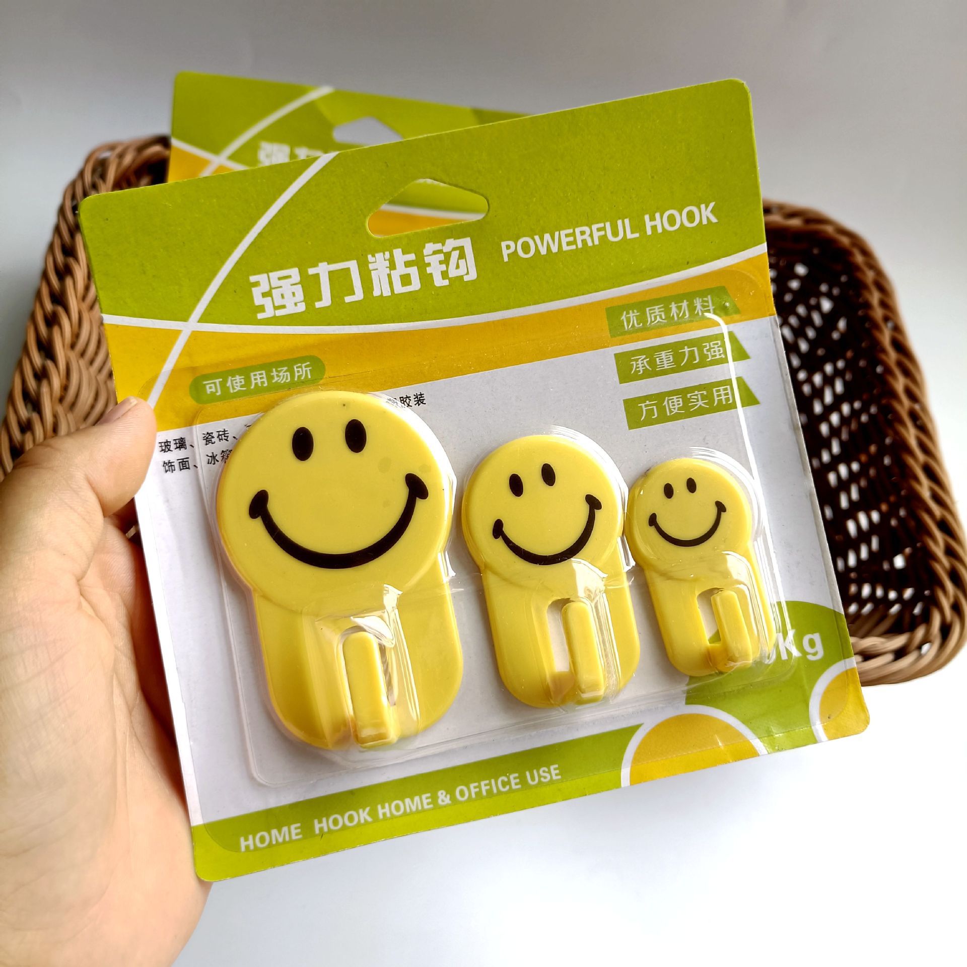 3-Piece Sticky Hook Sticky Hook Adhesive Hook Card-Mounted Sticky Hook Home Hang Clothes Cap Towel Toy Coyer 1 Yuan Supply