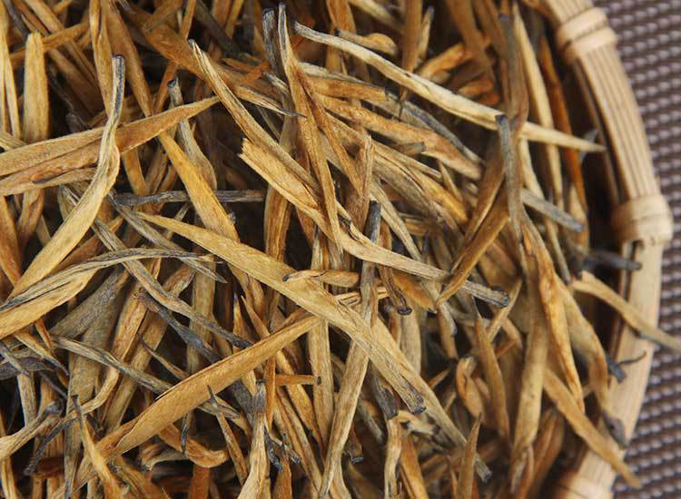 品名:大金针 木盒装 工艺:云南红茶 年份:2021年