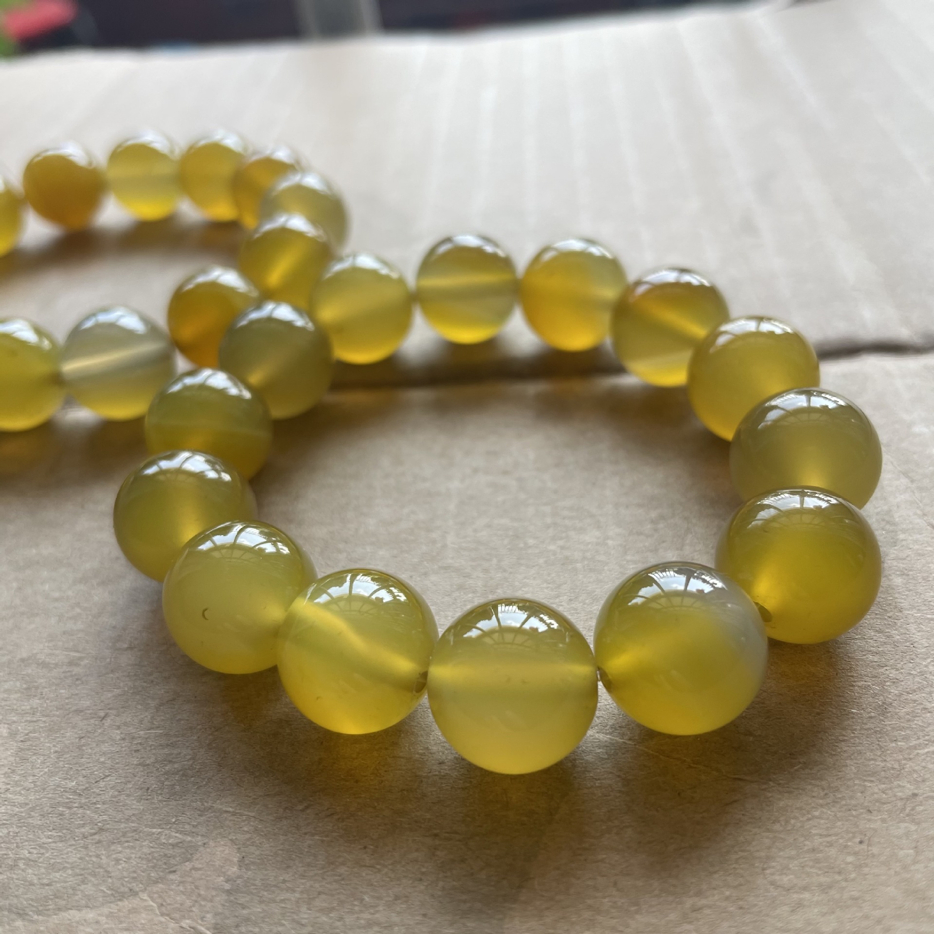 天然黄玛瑙圆珠手串14mm黄玉髓手链男女同款直播供货厂价直销批发