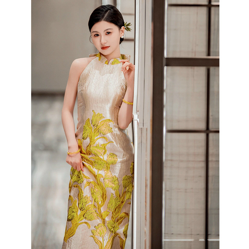 新中式旗袍订婚礼服女2024新款复古新娘敬酒服结婚小众晨袍裙批发