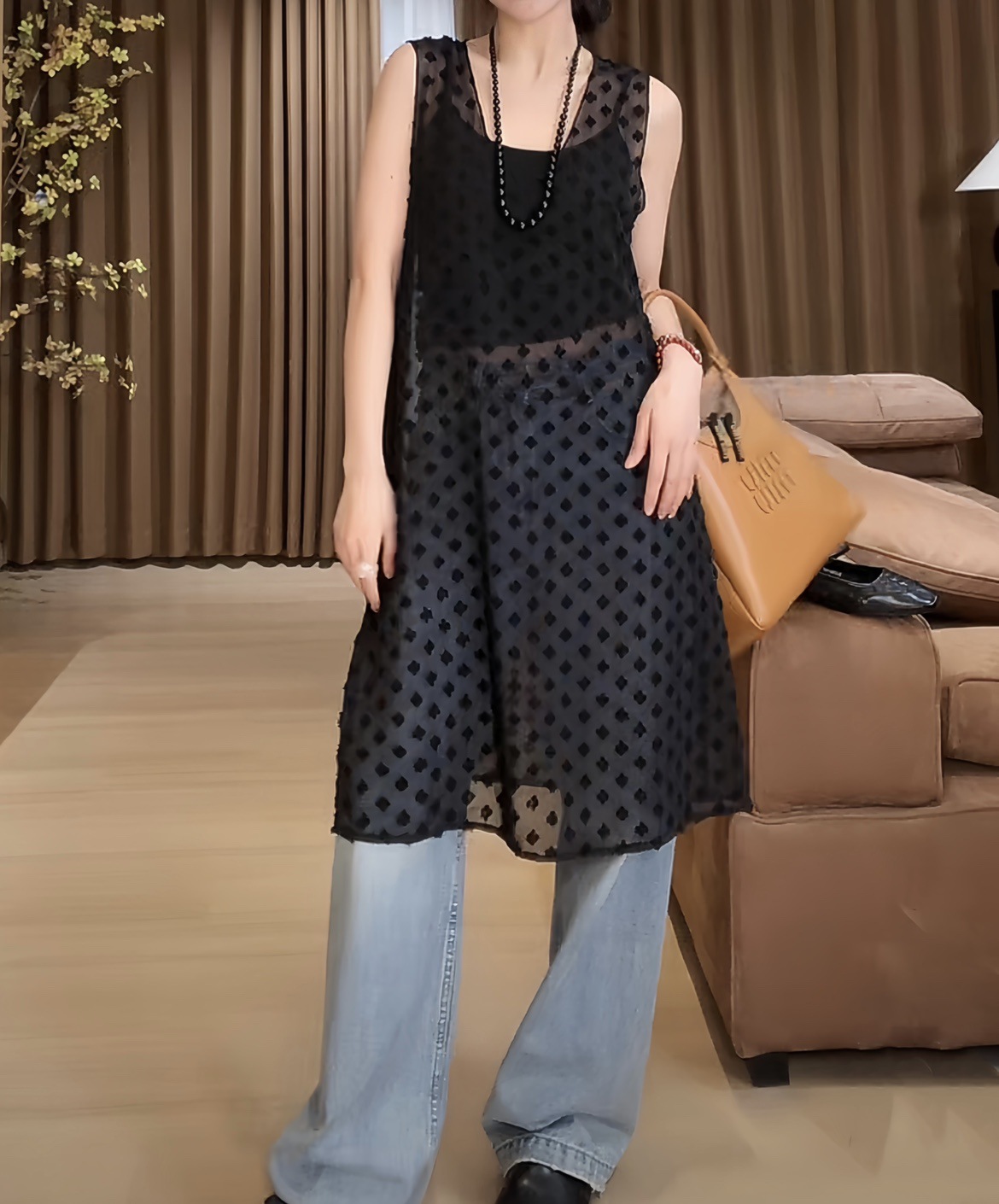 2024早春新款透视网纱蕾丝v领背心吊带连衣裙叠穿百搭钩花中长款