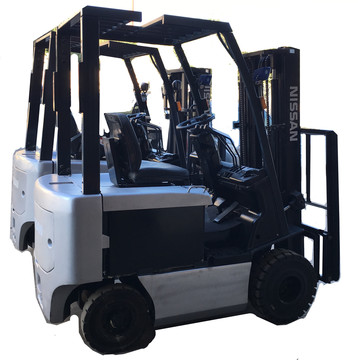 日产叉车 1.5吨nissan电动叉车 两节标准门架升高3米带左右侧移器