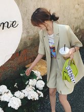 夏季韩版盐系炸街小个子两件套甜酷别致设计感薄款短袖西装套装女