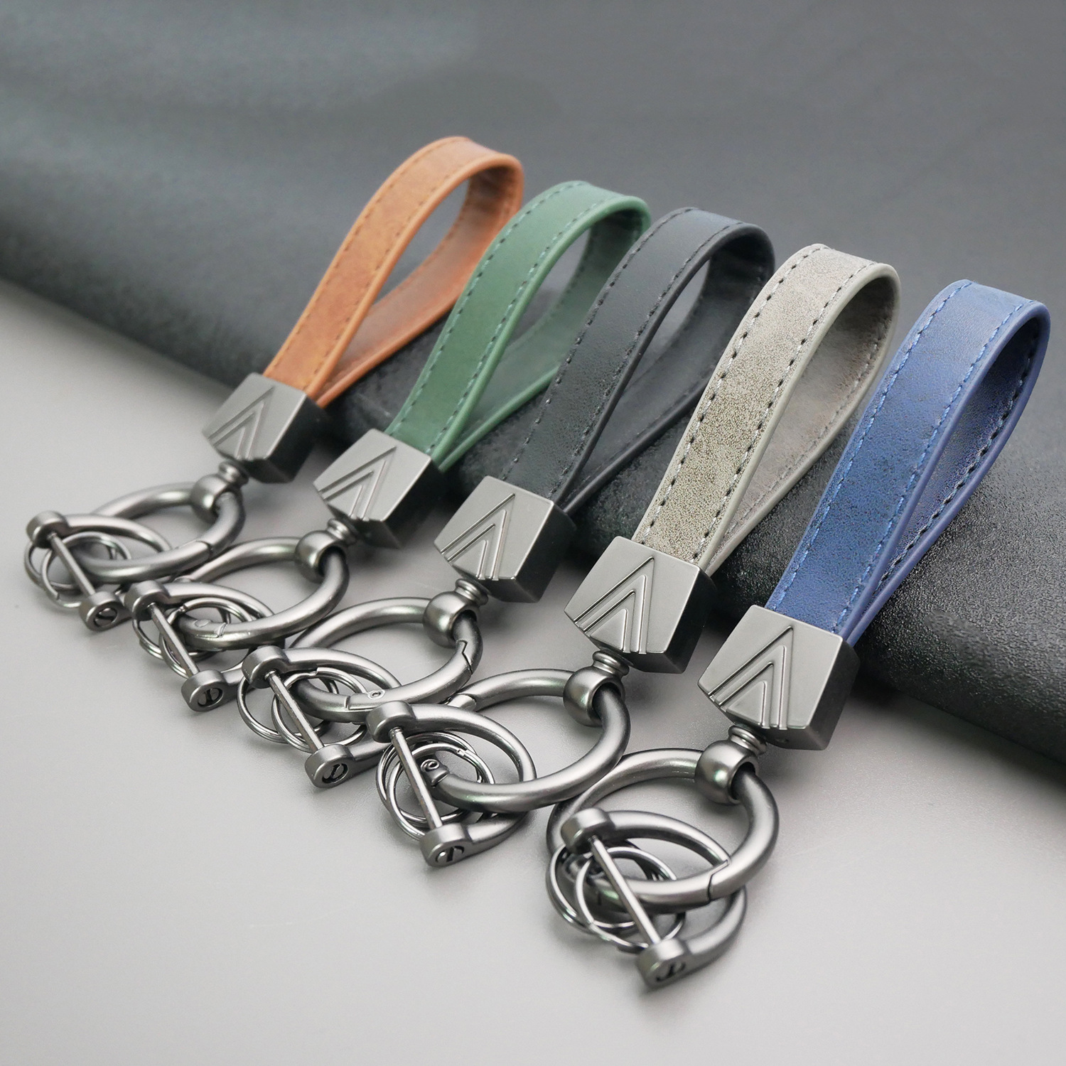 新款变色皮可印字汽车钥匙扣高级感男皮革钥匙挂件金属弹簧圈批发