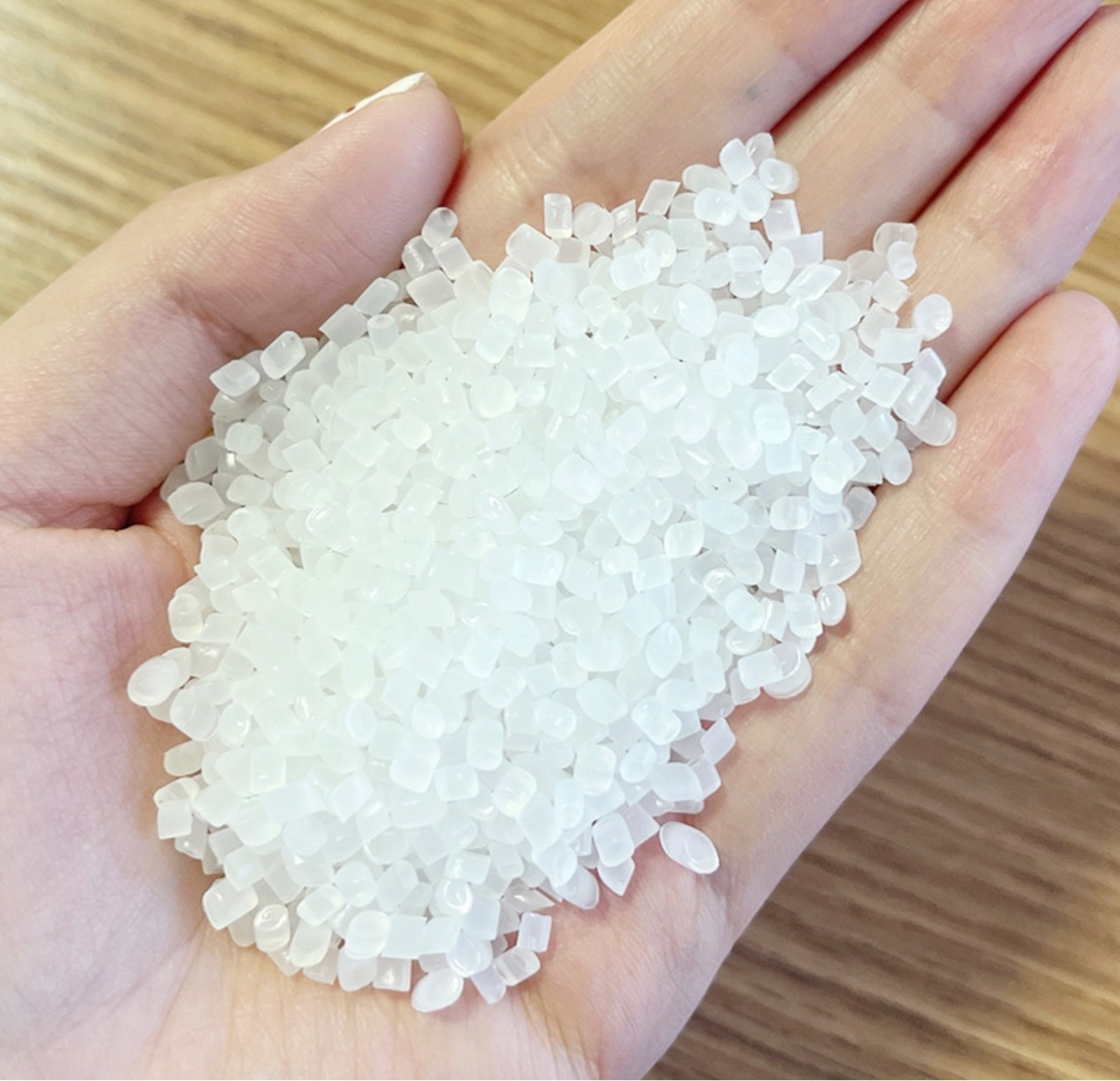 聚乙烯高压一级白纯利乐条pe再生颗粒注塑衣架粉颗粒回料