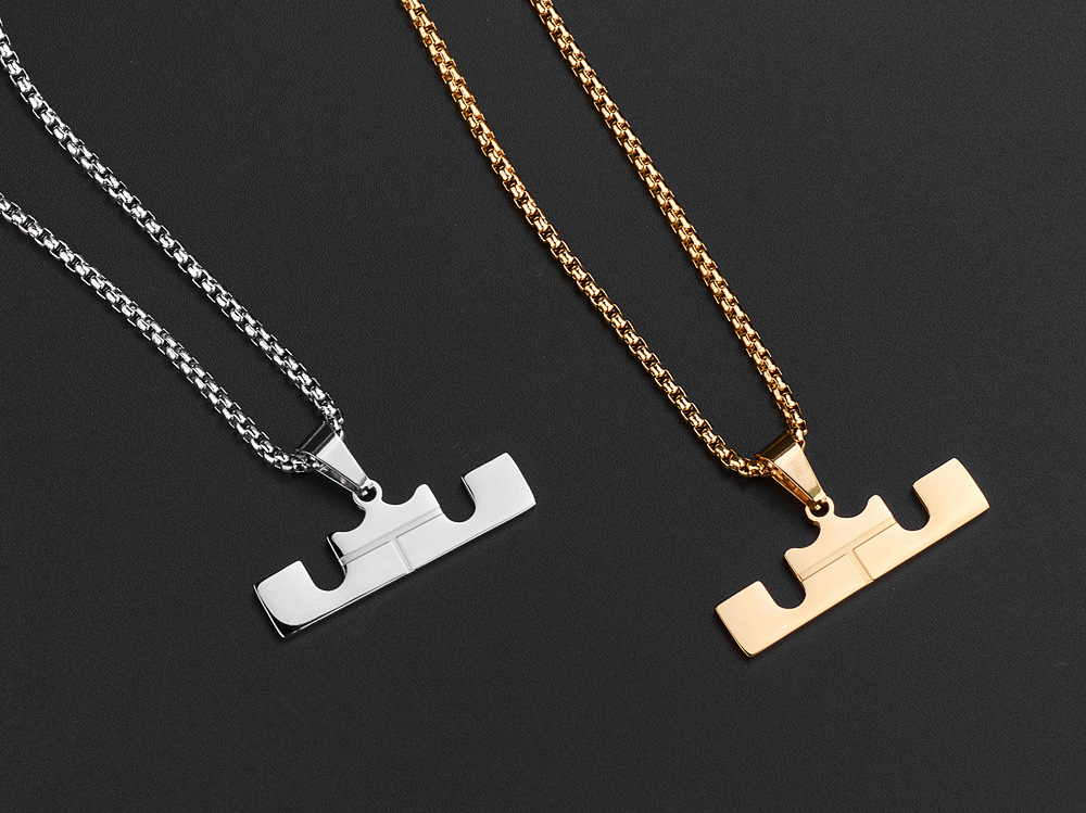 nba湖人小皇帝詹姆斯皇冠logo项链 篮球运动风潮男女钛钢吊坠饰品