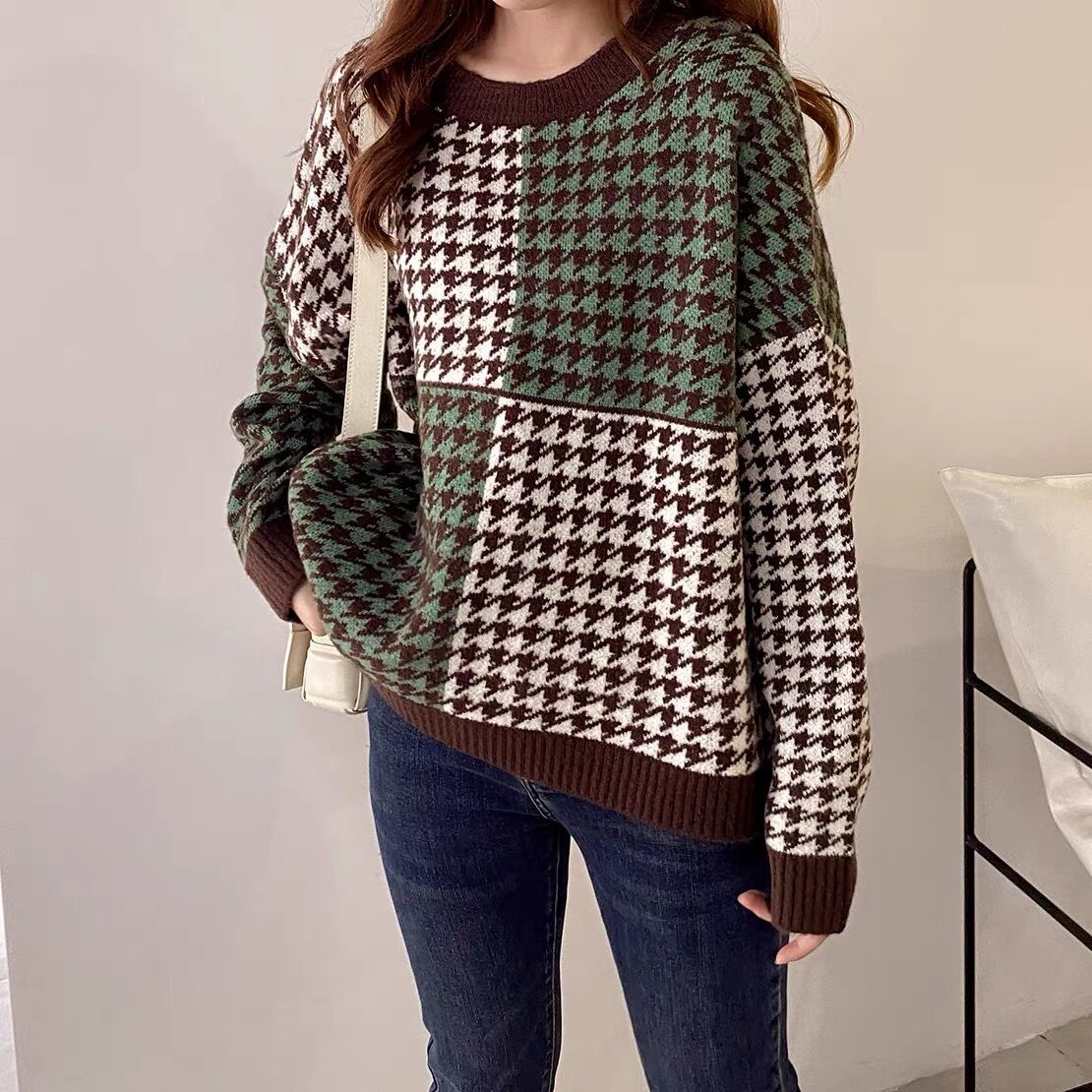 新款千鸟格慵懒风毛衣女秋冬宽松套头撞色加厚外穿针织衫上衣女