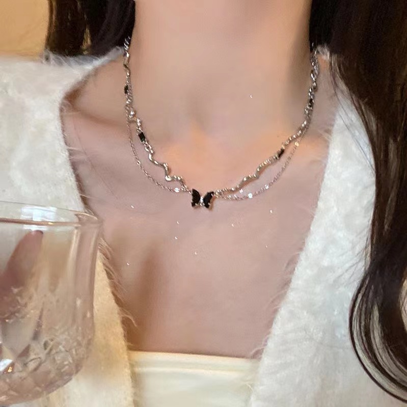 Silver Pearl Necklace Small Design High-Grade Simple Temperament Clavicle Chain Women's Square Sugar Small Diamond Light Luxury Exquisite Necklace