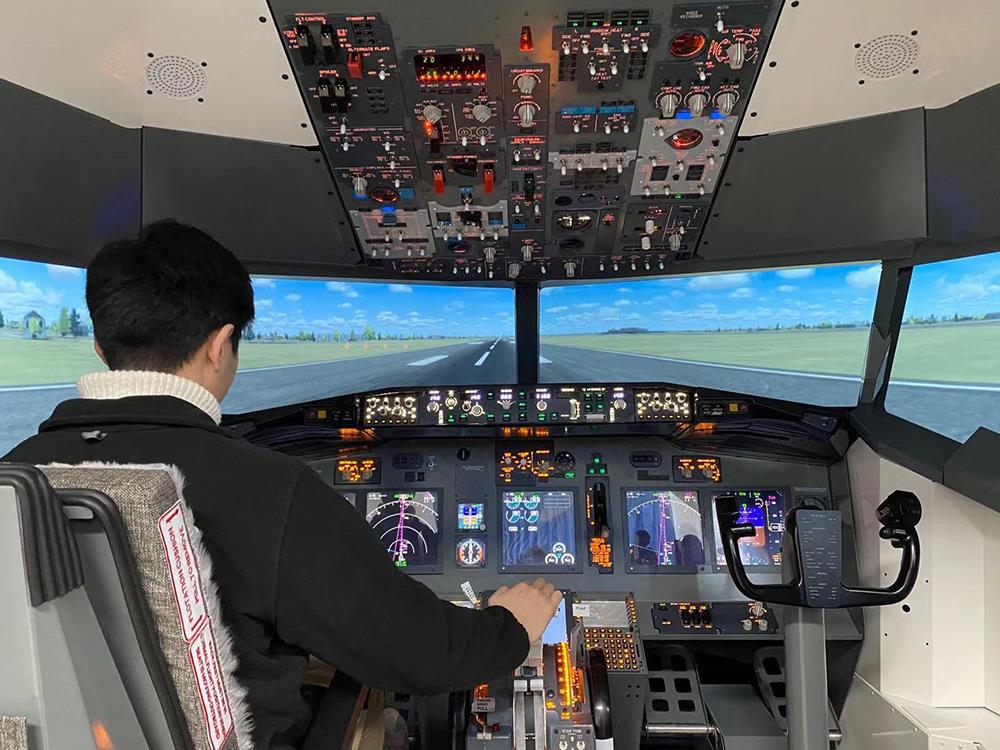 飞行模拟器驾驶舱波音b737模拟舱客机成品整舱飞机飞行员训练科普