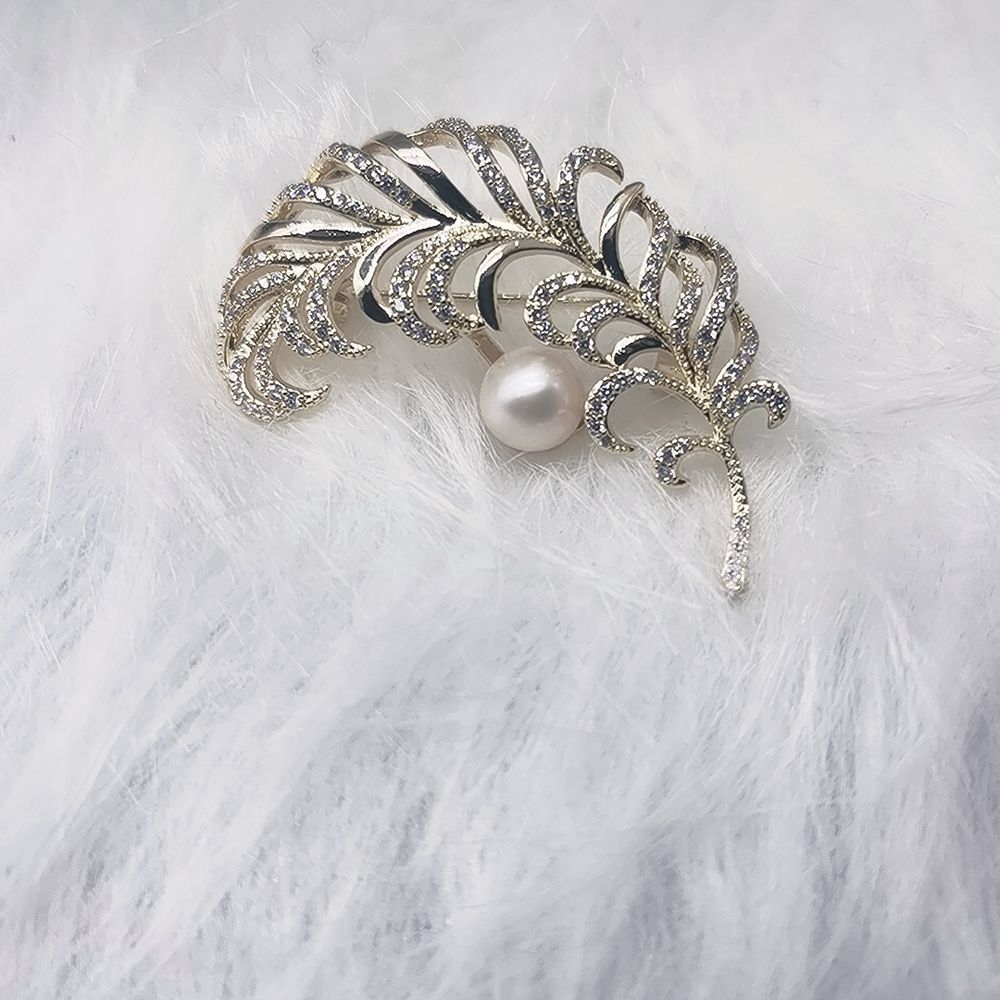 羽毛胸针高级批发衣饰配饰微镶锆石礼服高档胸花防走光别针韩版潮