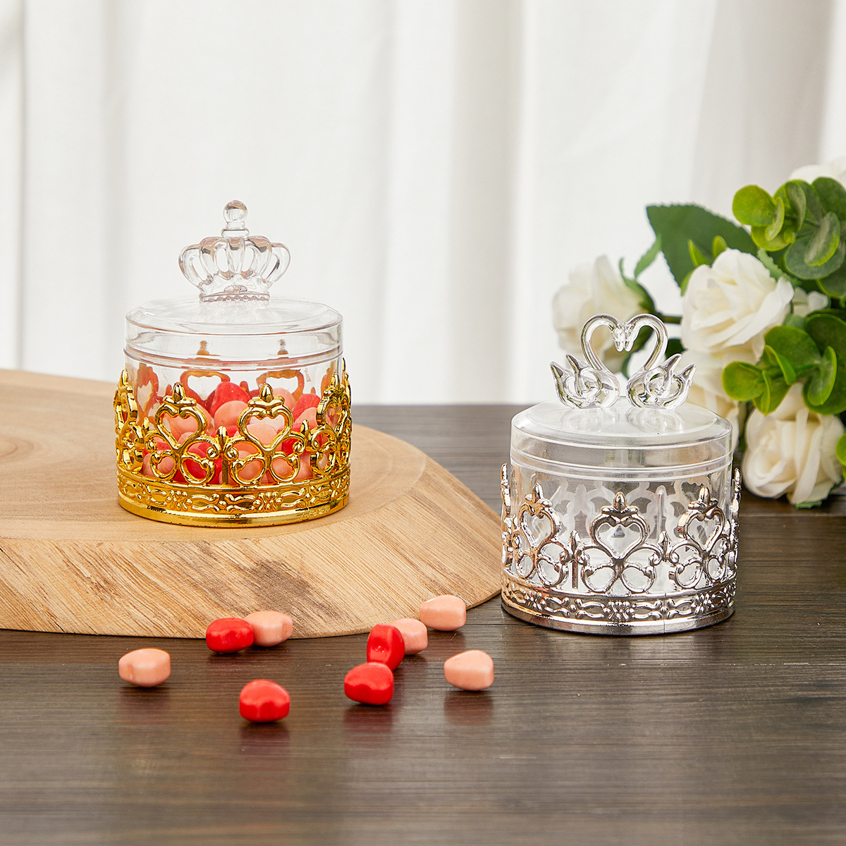 跨境新款欧式古典喜糖盒天鹅皇冠形状创意糖果盒金色婚庆用品批发