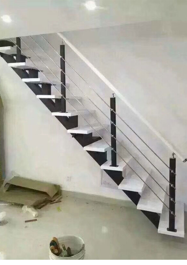 室内简约斜梁楼梯 钢结构楼梯家用阁楼复式 简约楼梯支持厂家