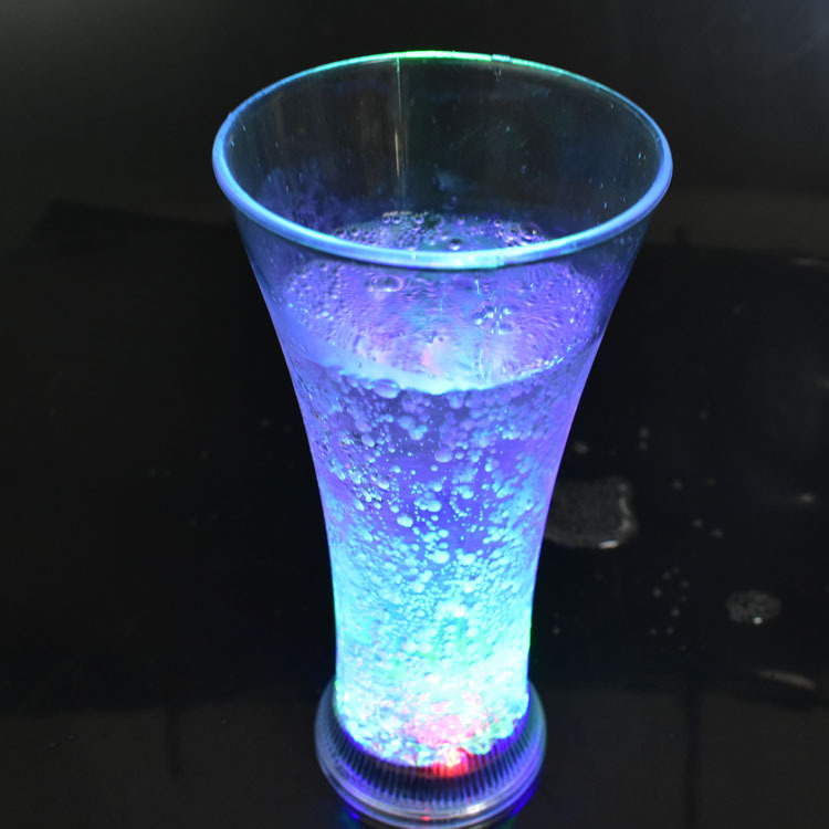 气泡水发光杯子 感应入水亮闪光杯 精美礼品包装