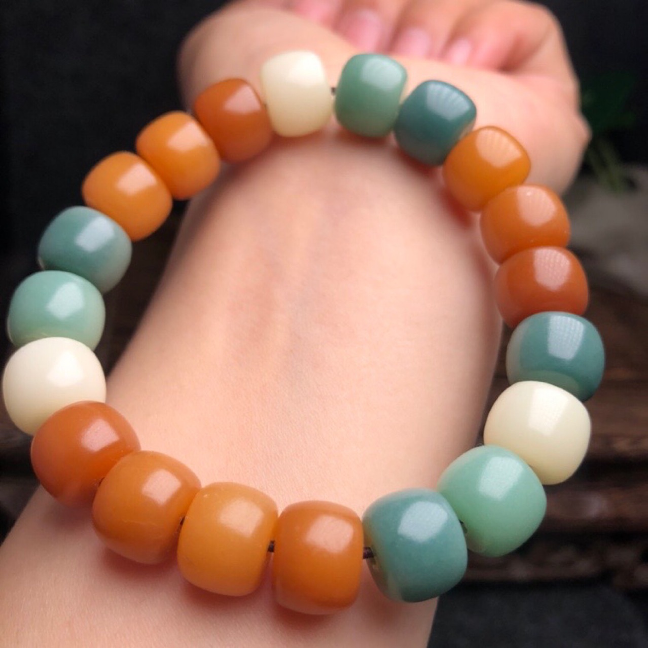 多宝风化彩色菩提根佛珠白玉菩提子阴皮绿色手串情侣手链菩提果