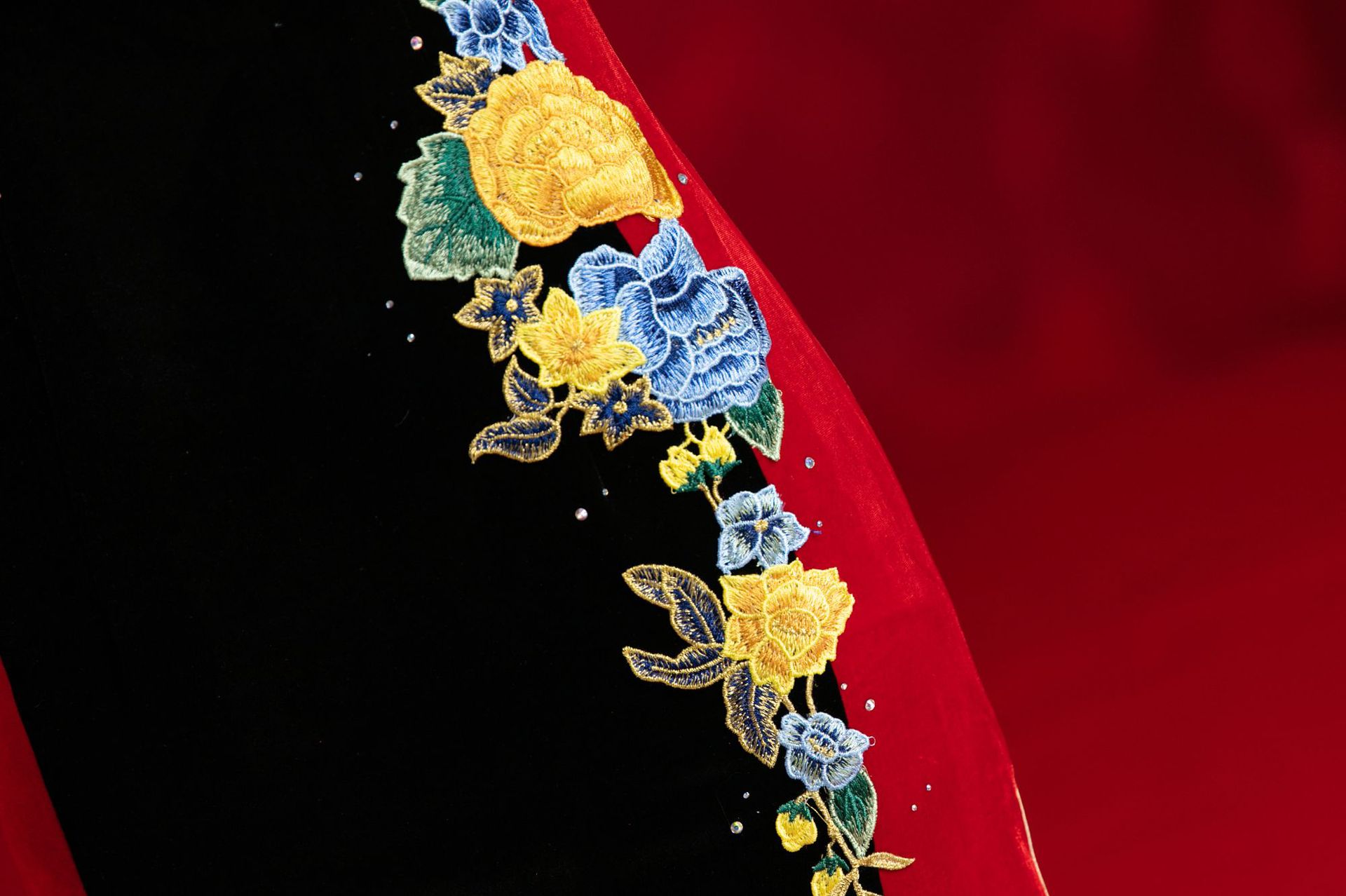 新款秋季舞台表演年会宴会走秀旗袍时尚红色长款短袖复古旗袍裙女