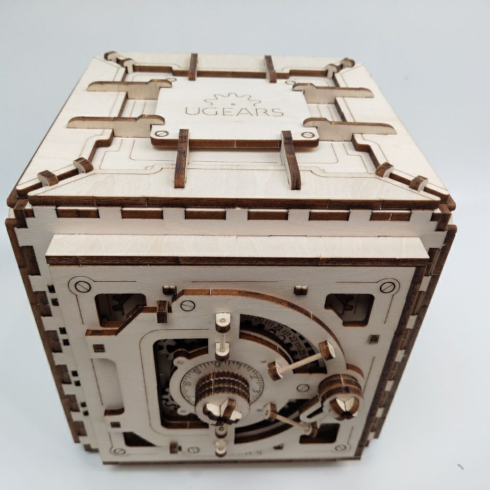 乌克兰ugears木质机械传动模型拼插玩具diy密码箱保险箱手工创意