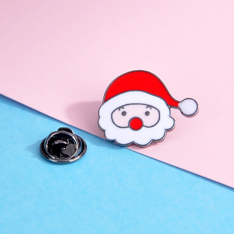 Santa Claus Cute Cartoon Brooch Men and Women Small Jewelry Golden M Badge Clothes Backpack Pin Christmas Medal