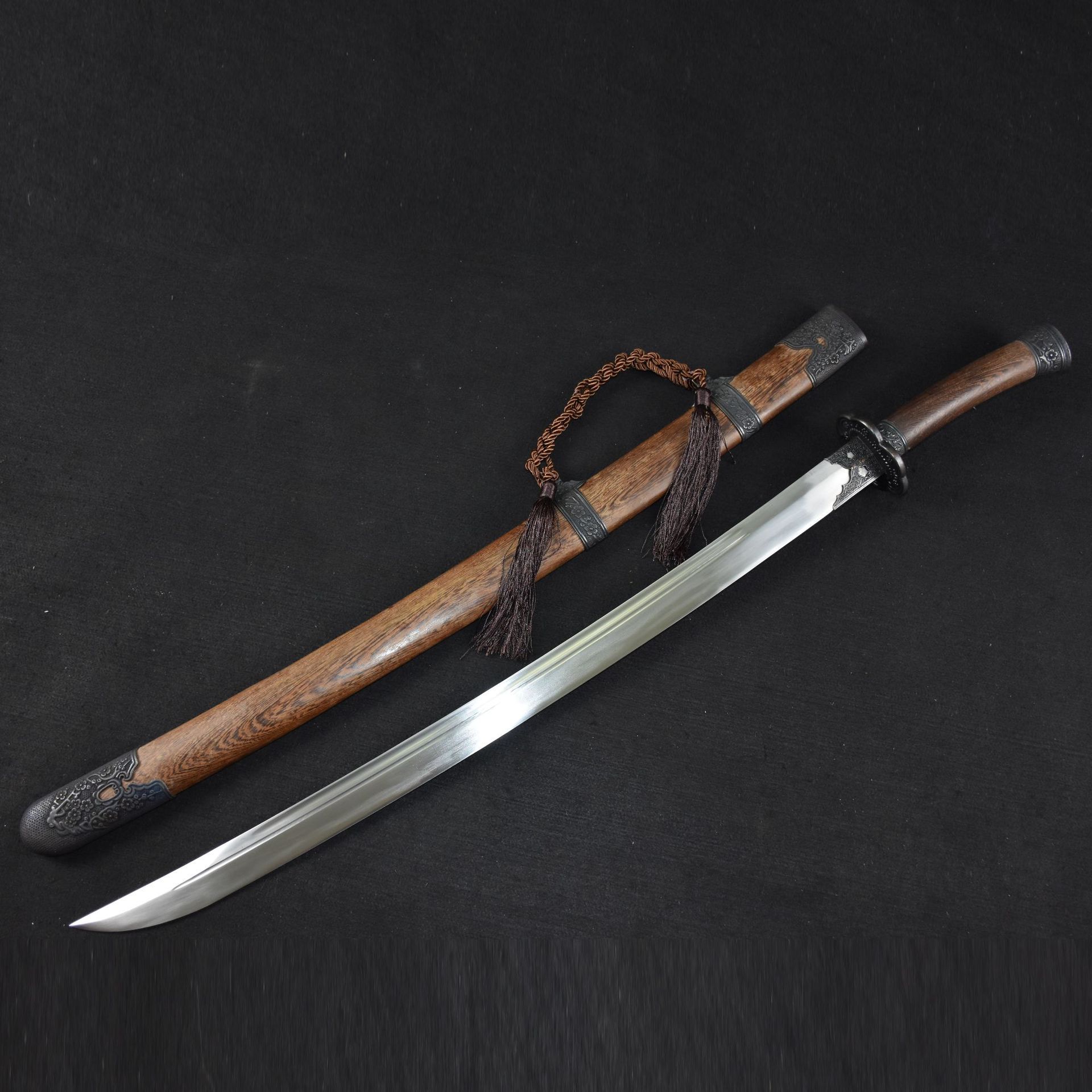 跨境龙泉秦秋刀剑手工锻打高锰钢清刀绣春刀硬剑工艺品宝剑未开刃