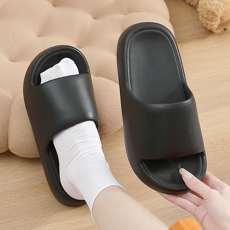 Slip-on Slippers Men's Outdoor Wear Home Bathroom Non-Slip Deodorant Soft Bottom Lightweight Couple Slippers Girls' Sandals