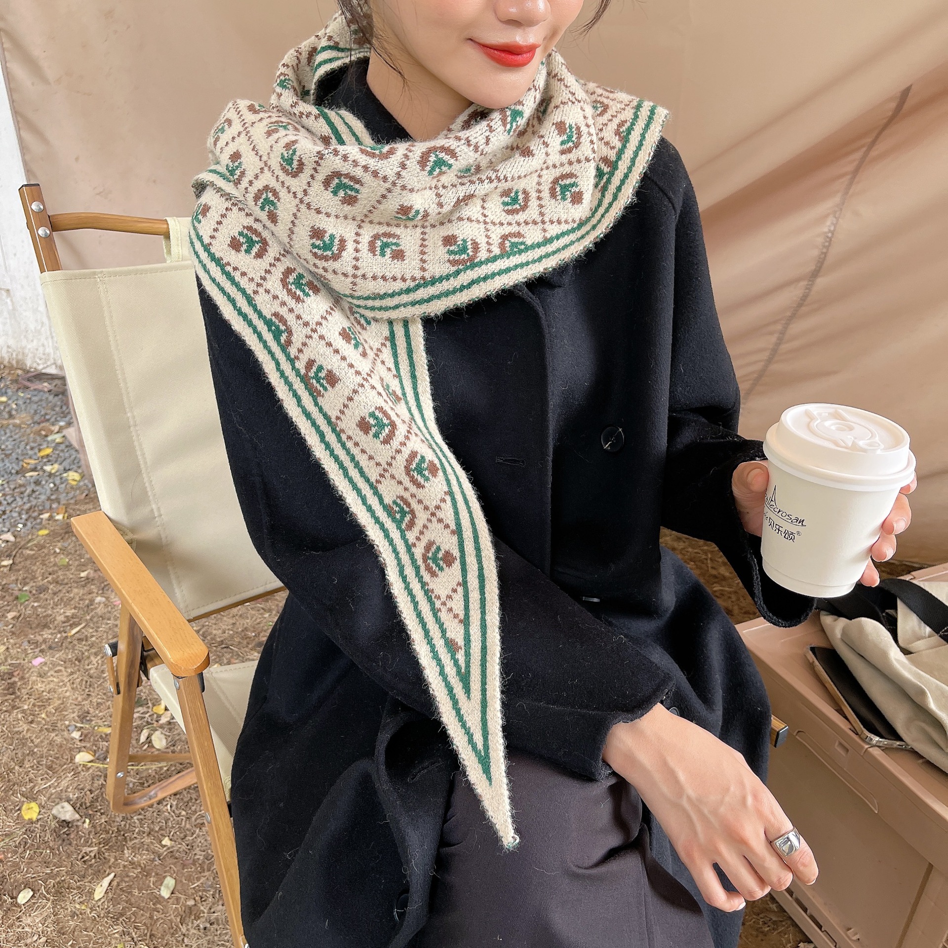 三角巾披肩女外搭春秋薄款时尚高端搭肩网红早秋毛衣坎肩围巾披风