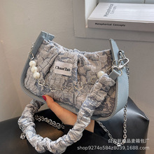 法式珍珠设计包包女2023新款夏季流行斜挎包爆款链条包云朵腋下包