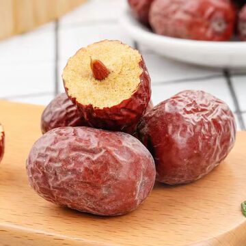 贴牌代工带土红枣生态新疆枣代发500g 批发吊干非水洗若羌灰枣