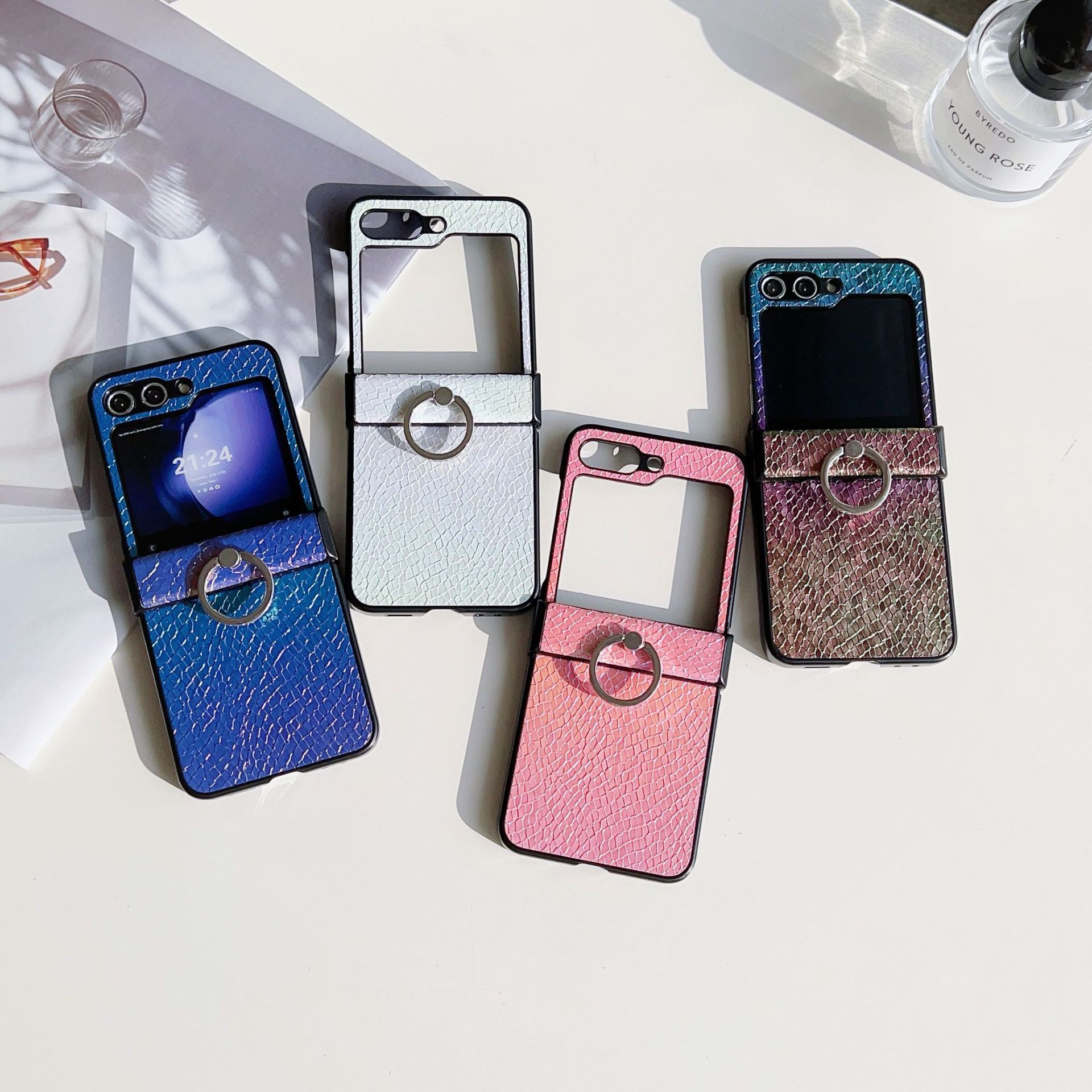 炫彩蛇皮纹皮质硬壳适用于三星zflip3手机壳zflip4/5折叠屏保护套