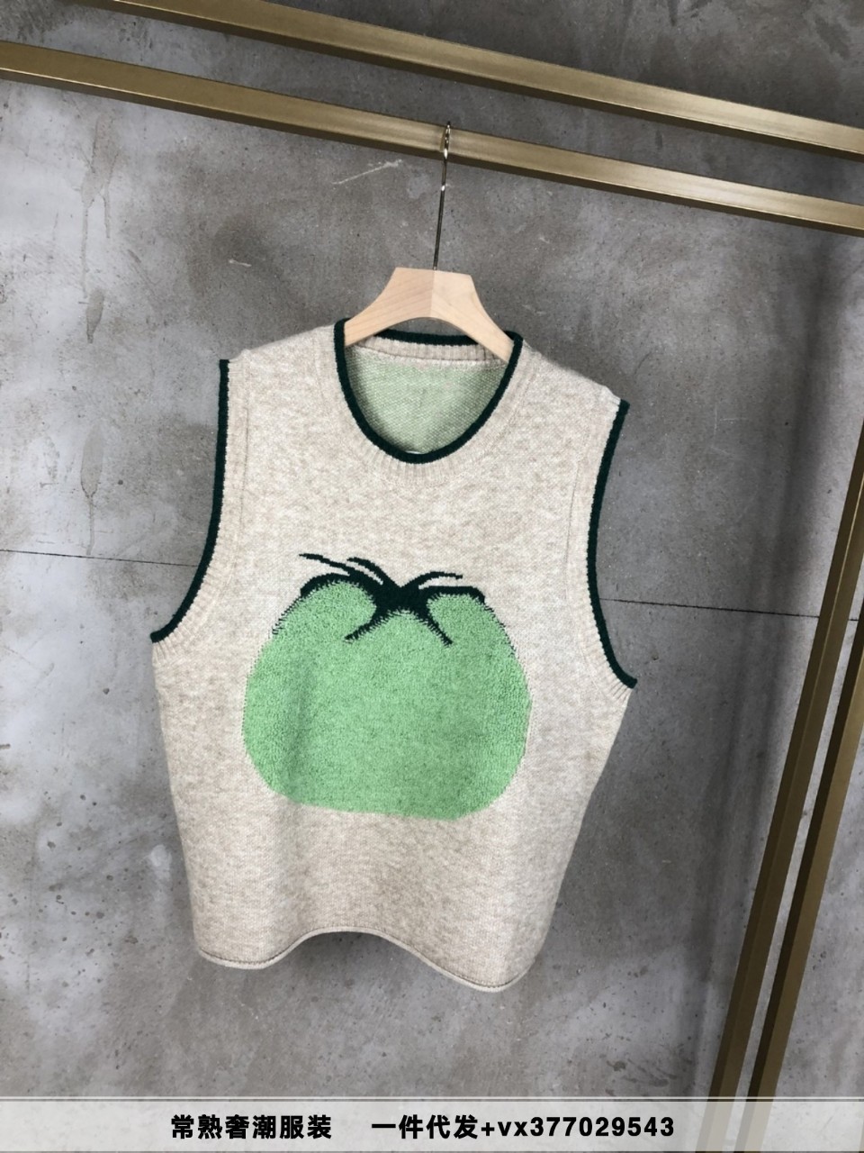 一件代发2022春夏款自然卷边可爱青番茄西红柿图案针织马甲背心女