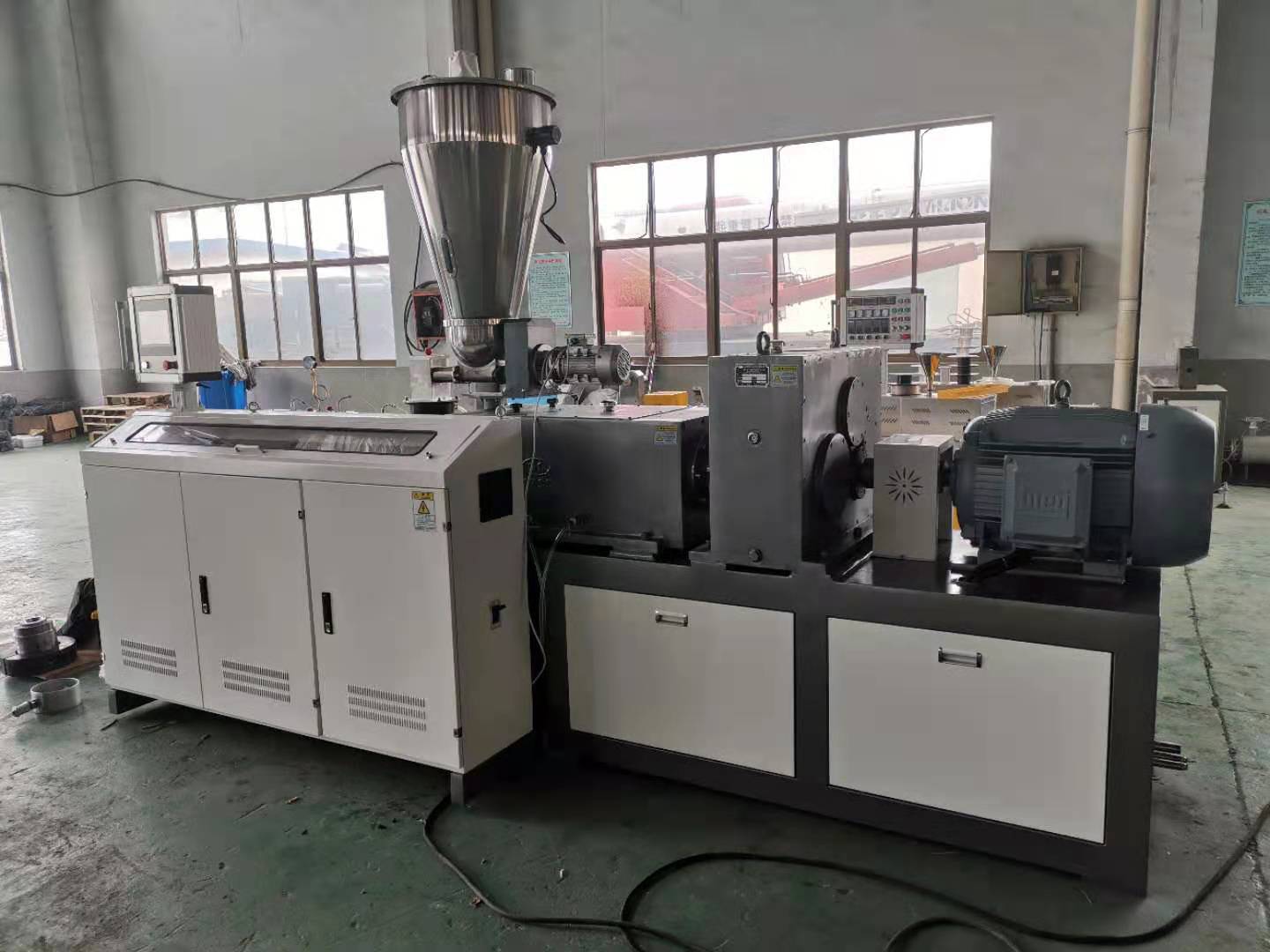 厂家供应塑料锥形双螺管挤出机 pvc塑料管材设备高速挤塑机供应