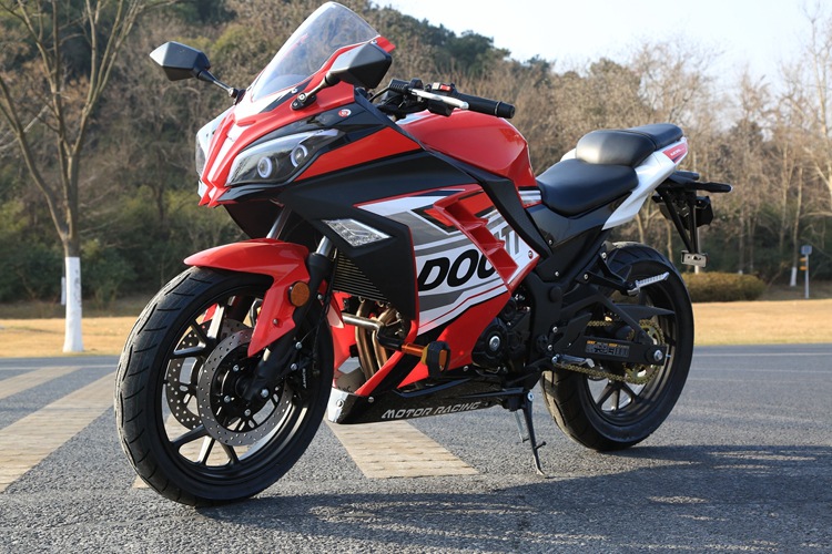 厂家直供大牛摩托车400cc国四电喷赛车重型酷车燃油摩托车跑车