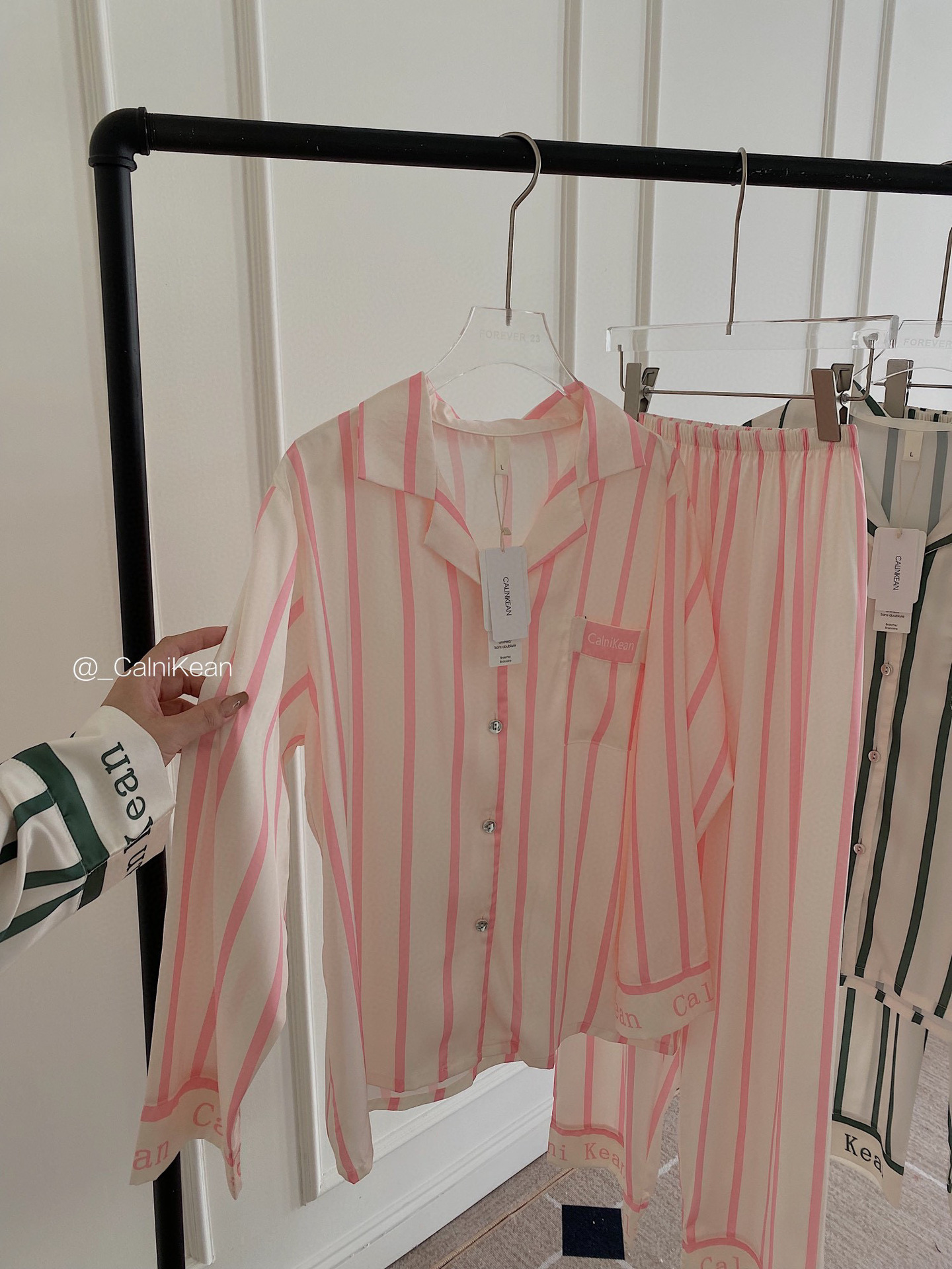 2023 New Striped Couple Home Wear Senior Satin Lady Comfortable Skin-Friendly Letters Daily Wear Suit Pajamas Autumn