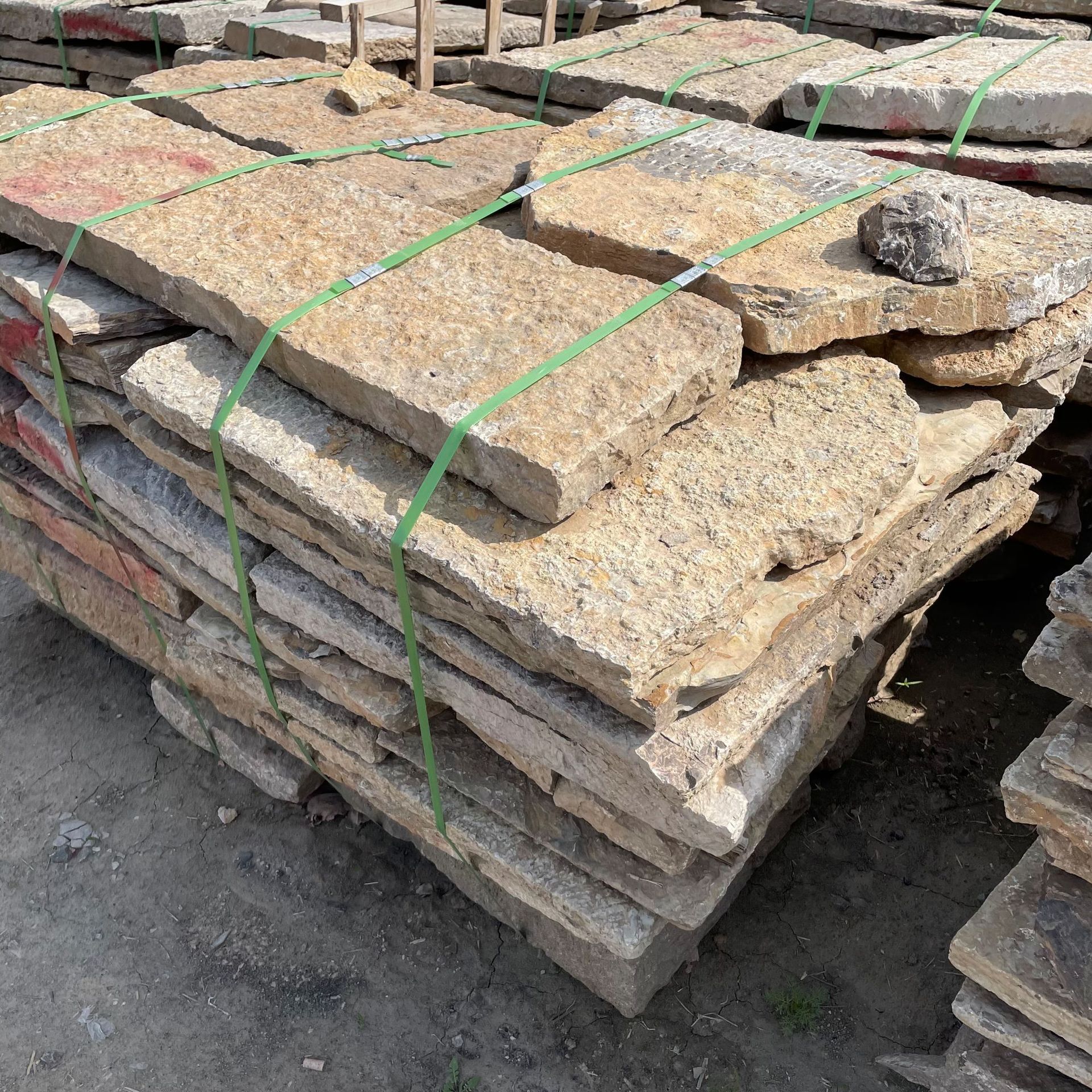 厂家批发 公园广场庭院旧石板 老石条 铺路老石板 踏步石