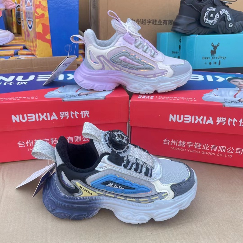 努比侠品牌时尚休闲旋转纽扣皮面二棉男女童运动鞋大厂尾货批发