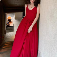 酒午自制2023春夏季设计感V领吊带伞裙红色纯欲性感长裙连衣裙