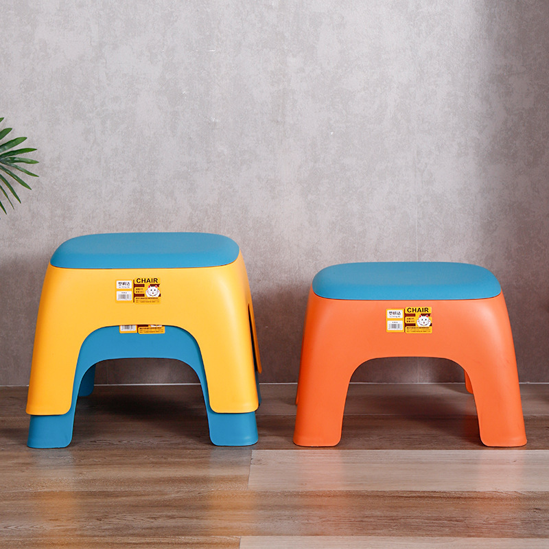 家用加厚塑料矮凳客厅撞色椅子小孩洗澡浴室塑胶凳子防滑儿童板凳