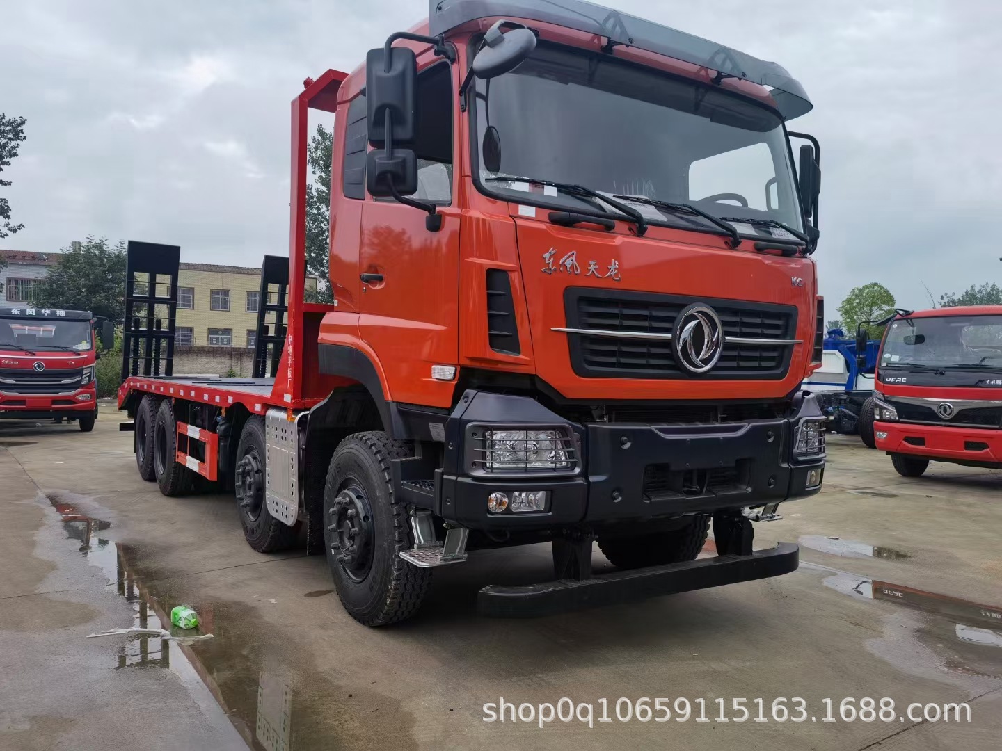 东风天龙四桥平板运输拖车带液压折叠爬梯可拉大型不同工程机械