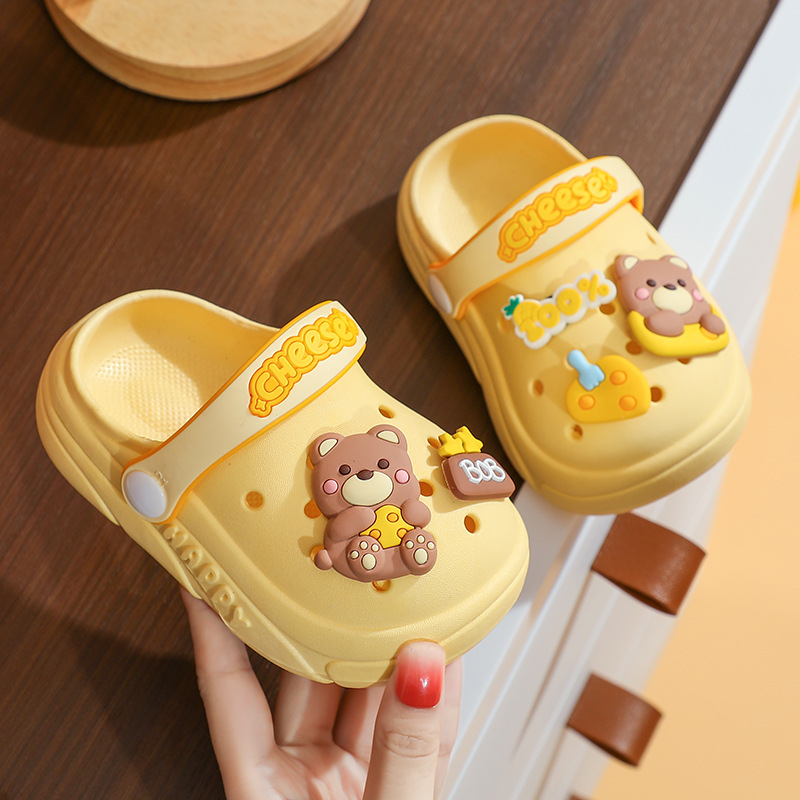 Children's Hole Shoes Summer New Boys Cute Non-Slip Girls Outer Wear Closed-Toe Slippers Soft Bottom Baby Sandals